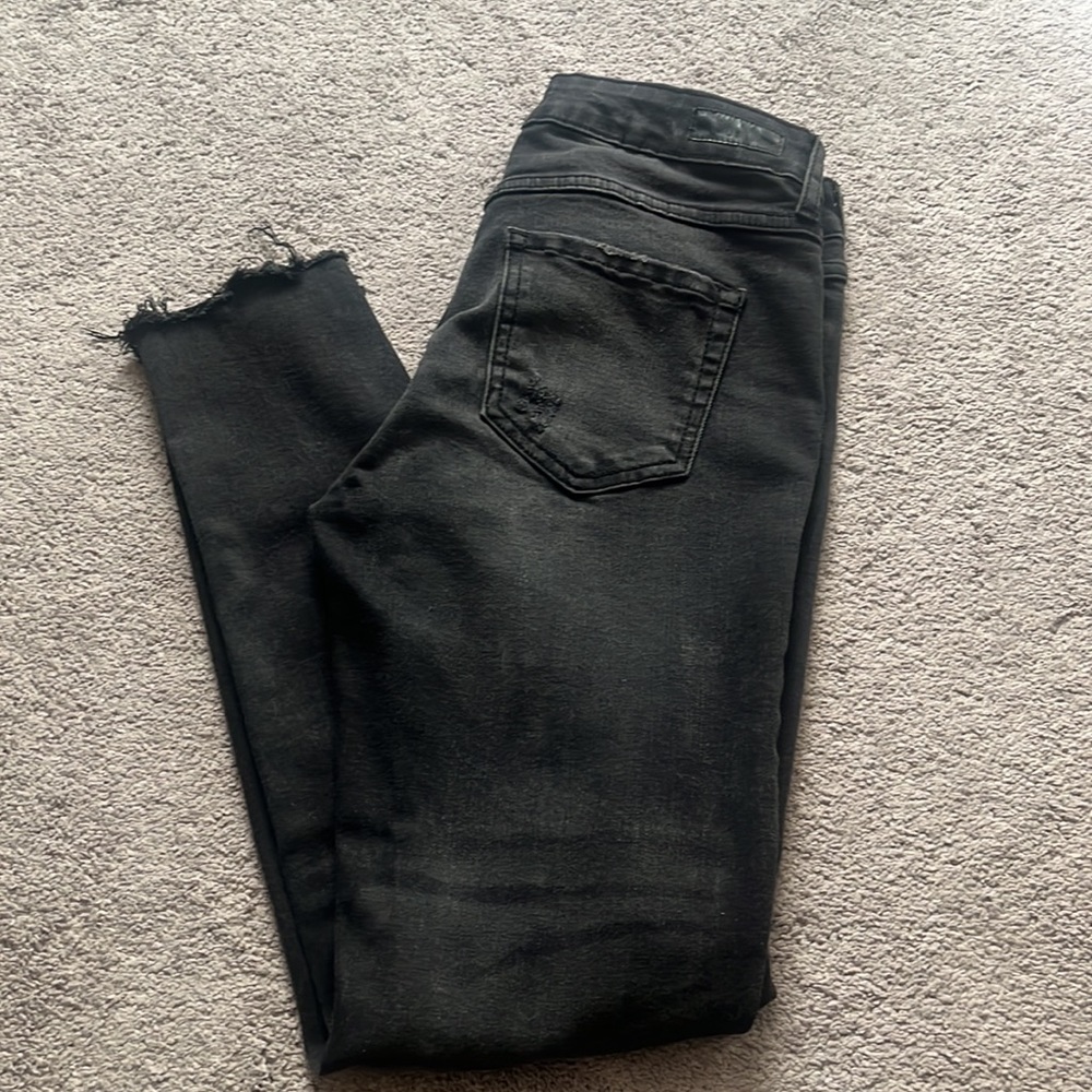 Just USA (Stitch Fix brand) distressed black skinny jeans.